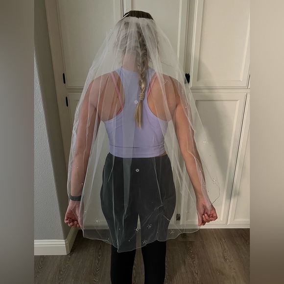 Mid Length Veil - Picture 7 of 9